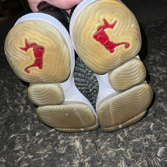 Nike LeBron 16 Oreo - Picture 6 of 6